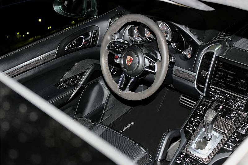 PORSCHE CAYENNE TURBO
