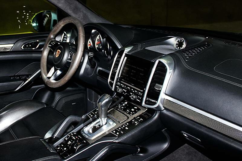 PORSCHE CAYENNE TURBO