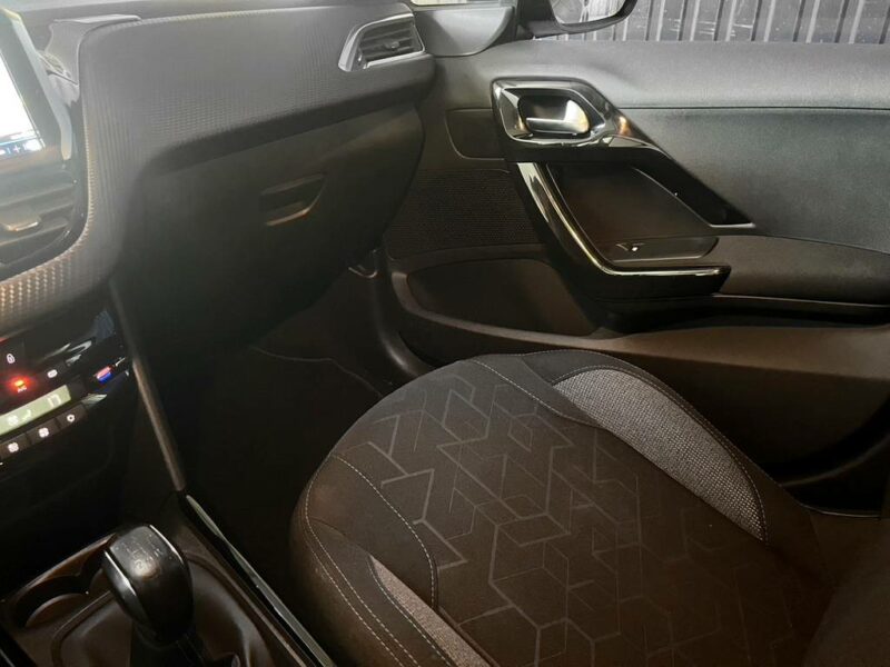 PEUGEOT 2008 2019