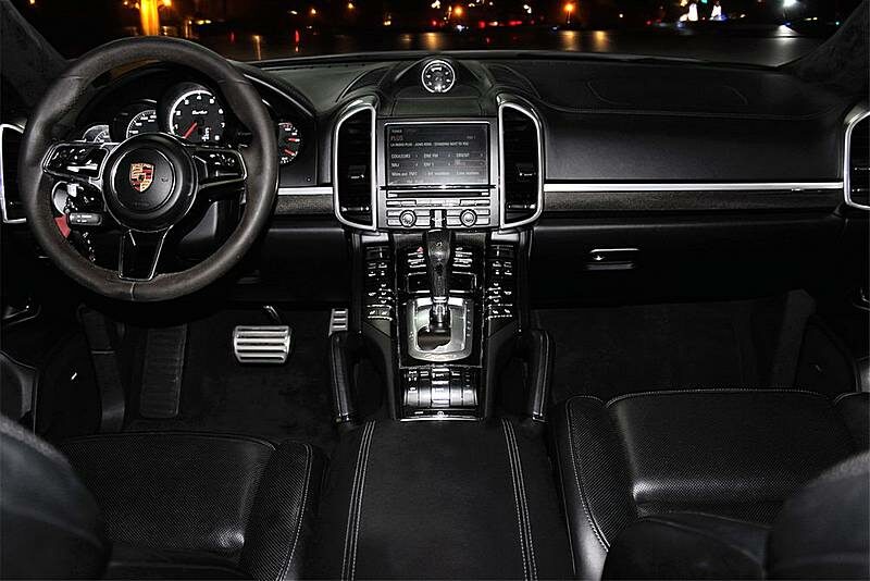 PORSCHE CAYENNE TURBO 